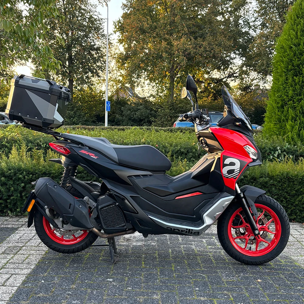 Aprilia SR GT 200