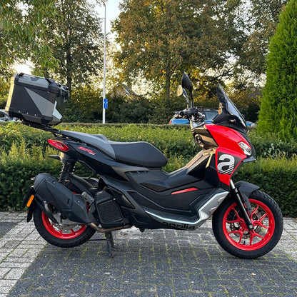 Aprilia SR GT 200