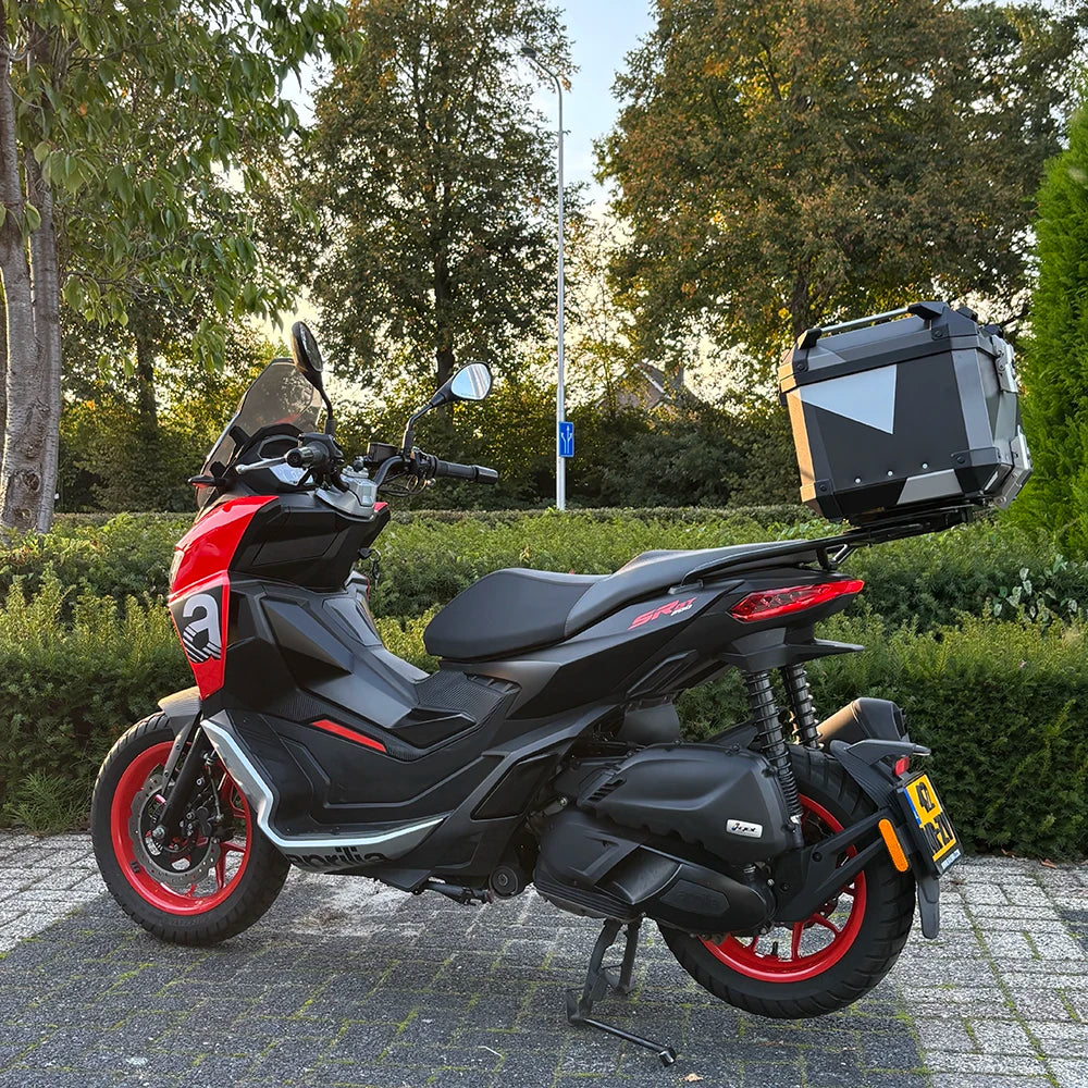 Aprilia SR GT 200