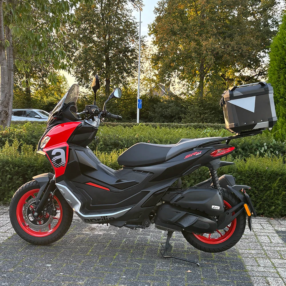 Aprilia SR GT 200