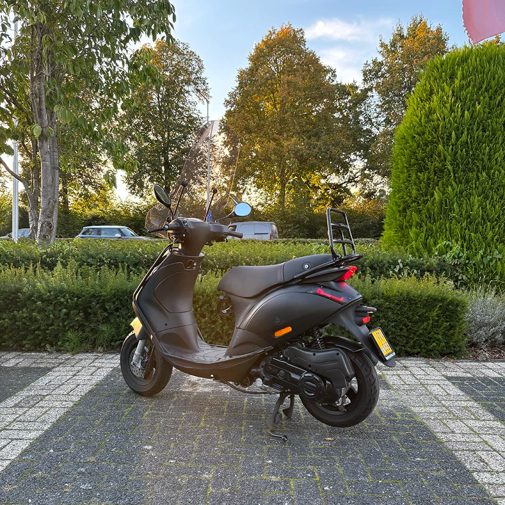 Piaggio Zip SP | Carbon Black