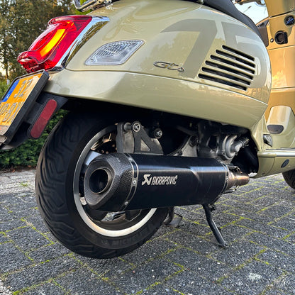 Vespa GTS 310 | 75th Anniversary | Akrapovic