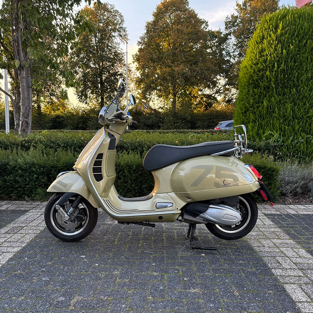 Vespa GTS 310 | 75th Anniversary | Akrapovic